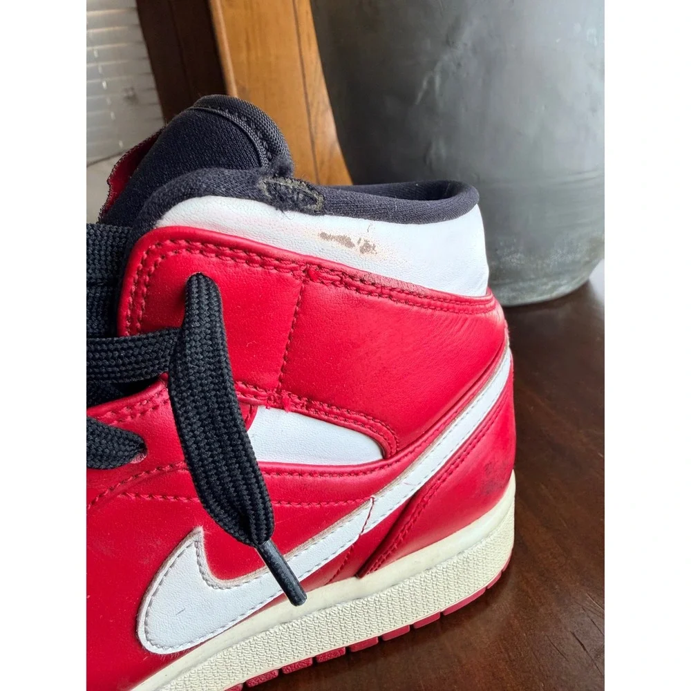 Nike Air Jordan 1 Mid Chicago Mens 8 Gym Red White Black 554724-605 2018